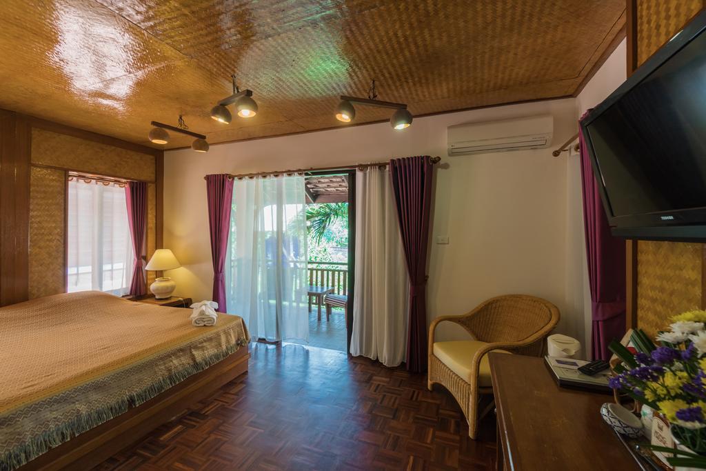 Coral Hotel Bangsaphan Bang Saphan Bagian luar foto